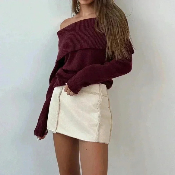Burgundy Casual Women's Off-Shoulder Long-Sleeve Knitted Sweater - Picture 5 of 6